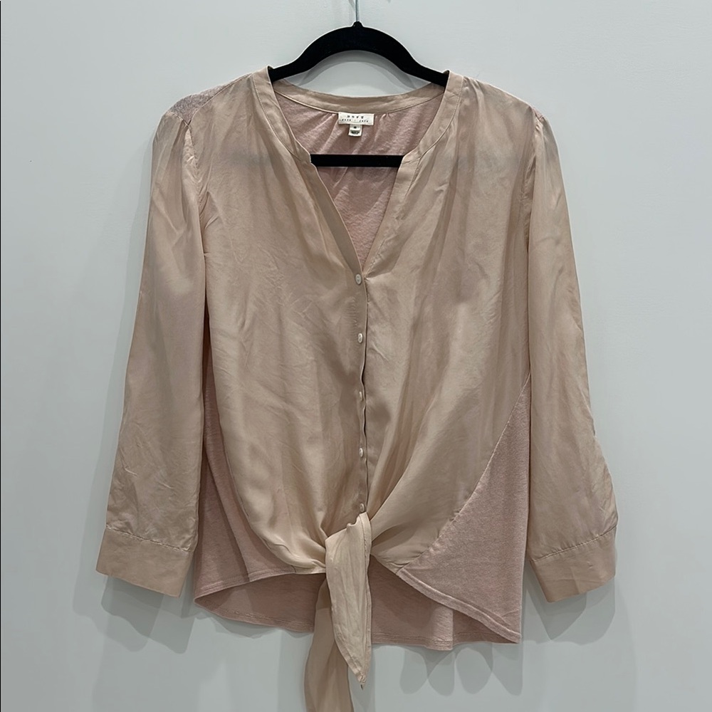 Elegant Women's Blush Tie-Front Blouse Small